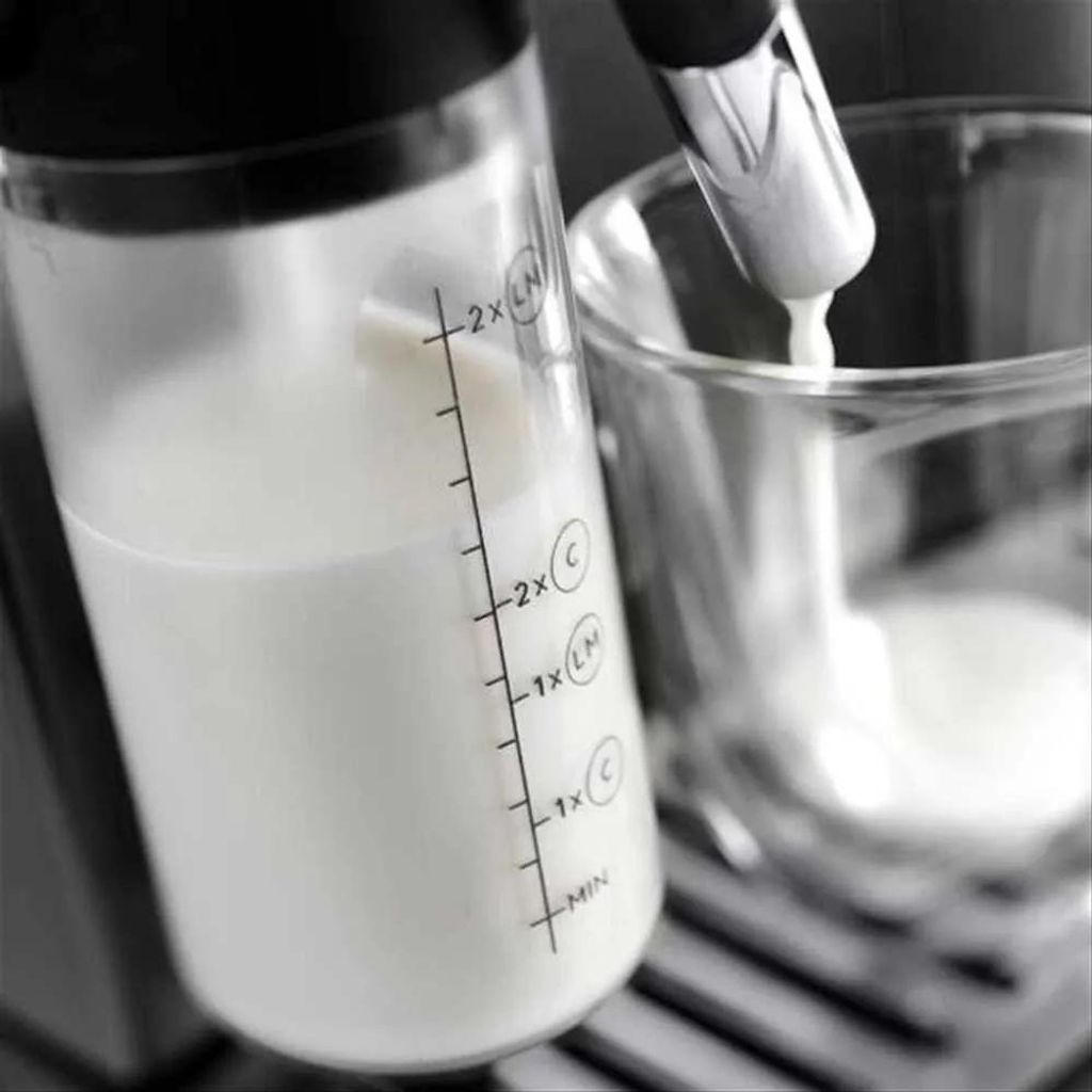 De'Longhi DeLonghi ECAM 290.81.TB Magnifica Evo Milk, Kaffee - Vollautomat, titanium/schwarz