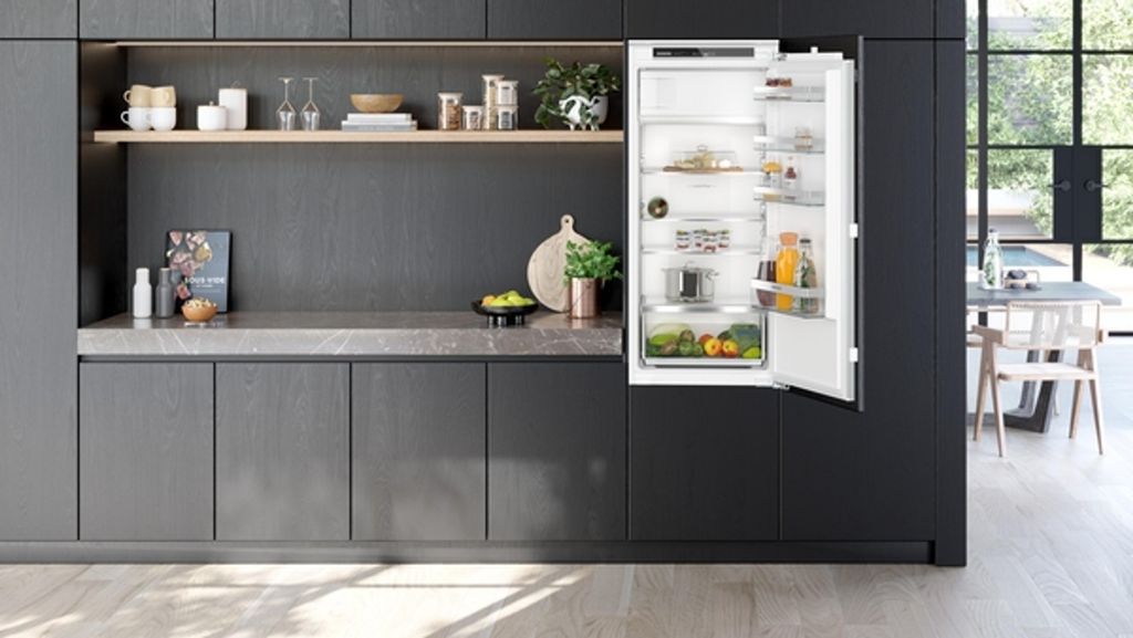 Siemens iQ300 KI42L2FE0, 187 l, Integriert, E, 35 dB, SN - T, 3 kg/24h