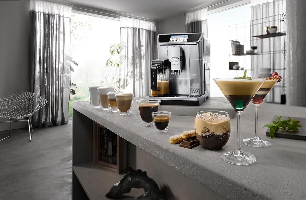 De'Longhi Delonghi ECAM 656.85.MS Vollautomatische Espressomaschine, Edelstahlgehäuse, Touchscreen, Zeitschaltuhr, Integriertes Mahlwerk, Milchaufschäumer, Wasserfilter