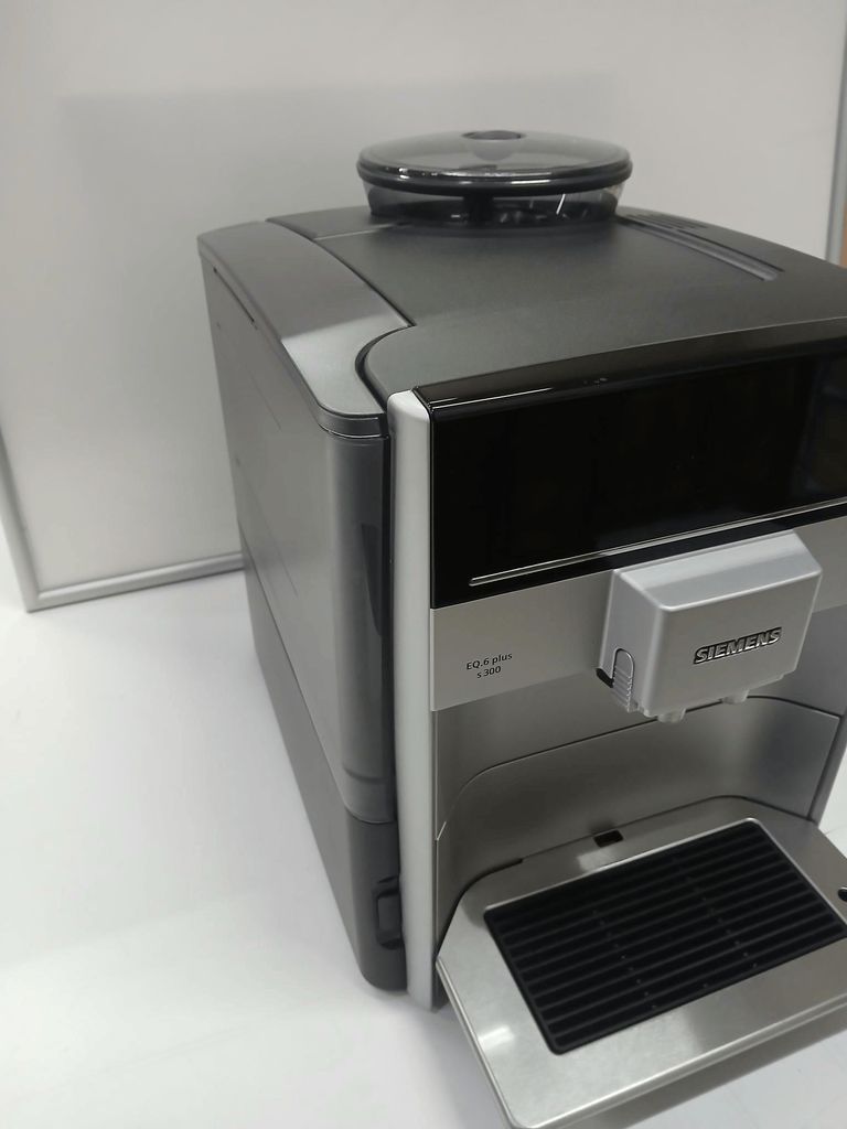 Siemens EQ.6 plus s300, Espressomaschine, 1,7 l, Kaffeebohnen, Gemahlener Kaffee, Eingebautes Mahlwerk, 1500 W, Schwarz, Grau