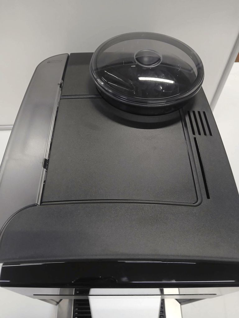 Siemens EQ.6 plus s300, Espressomaschine, 1,7 l, Kaffeebohnen, Gemahlener Kaffee, Eingebautes Mahlwerk, 1500 W, Schwarz, Grau